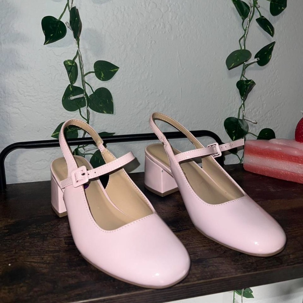 Pink heels - Picture 2 of 3